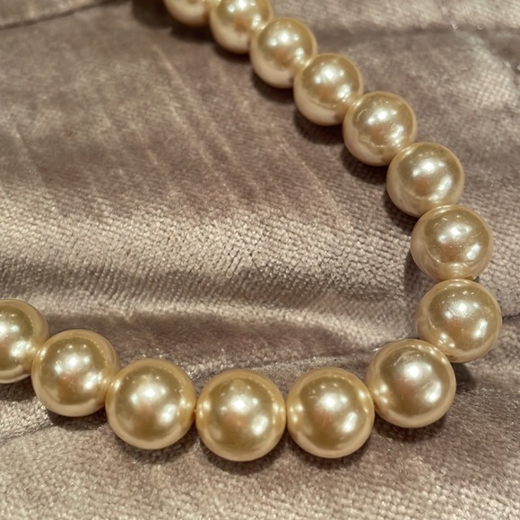 Single Strand Faux Pearls 18” - Picture 7 of 7